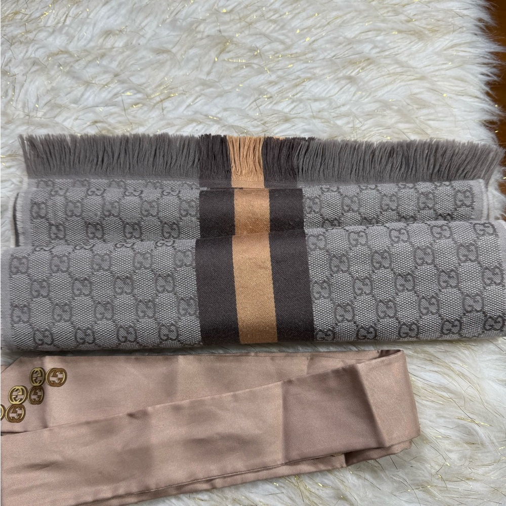 Gucci Gray and Brown Women's 2 set of Scarf